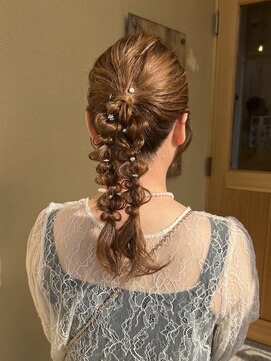 ミュー(miyuu) ロングさんにおすすめ!ツイン編みおろしヘアアレンジ