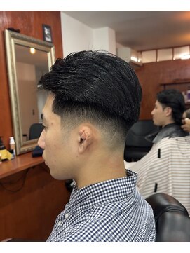 ロマンズヘッド(浪漫頭髪 ROMAN’S HEAD) サイドパート