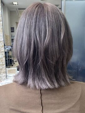 ビーシャンス(B.Chance) シルバーグレー