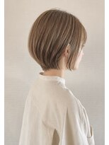 ボンド(hair salon bonD)&nbsp;レイヤーショート×ミルクティーベージュ白髪ぼかしハイライト