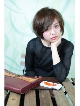 アムール 二子玉川(Amour) ナチュラル~ショートボブスタイル~/小顔補正立体カット