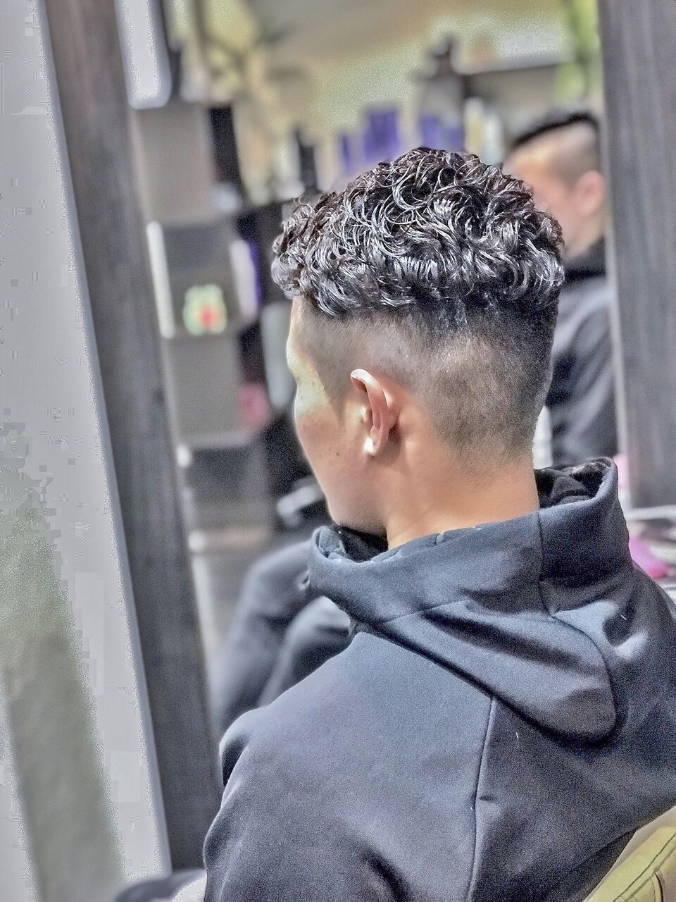ハイフェード#ハードパーマ#サイドパートモヒカン#homme2nd櫻井