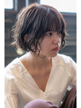 ニーナ(NINA) パーマでくせ毛ボブ