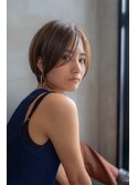 大人かわいいフェザーバングカーキグレージュミディアムウルフ