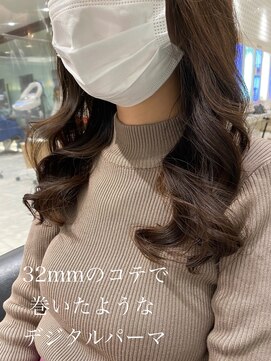 アピッシュ ギンザ(apish ginza) tomo apish独自の32mm風カール。コテ巻き風デジタルパーマ