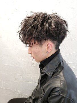 フィフス 原宿(fifth) ツイストスパイラルパーマツーブロックマッシュコンマヘア束感