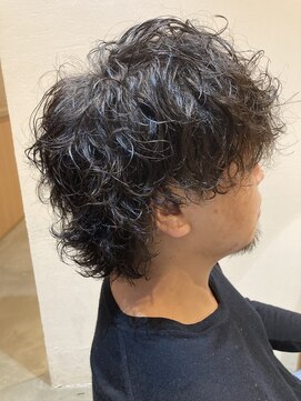 ソウスシア(SOURCE cia) メンズウルフ×無造作スパイラルパーマ【佐藤和弥】