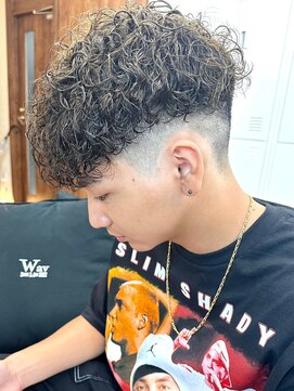ウェイビーエフティフィフス 横浜西口(WAVEY ft.fifth) スペインカールパーマ波巻きパーマスパイラルパーマツーブロック