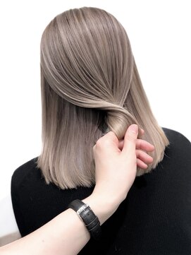 ネイロ バイ ジルブラン 葛西(NeiRo by JIL BLAN) レイヤーカットハイライト白髪ぼかしミディアムダブルカラーボブ