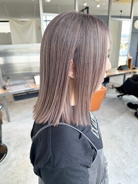 ストゥー(StueW.) 【ビフォーアフターあり】切りっぱなしヘア/ブラウンアッシュ