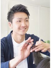 熟練の技術と安定感】確かなキャリアに裏打ちされた、大人女性のための「妥協なき髪質改善」