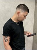 バズカット　坊主フェード　スキンフェード