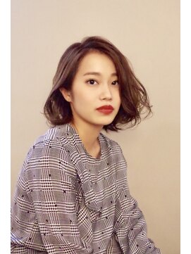 ココリュビ(COCO RUBIS) ボブ透明感グレー