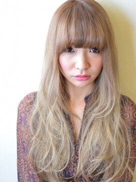 コーボ 柏(COVO) Wカラーとグラデーションカラーで外国人風のスタイリングを楽し