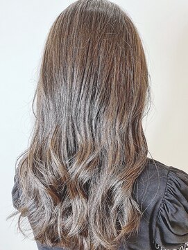 ジーナ 福岡天神(Zina) 【Zina】前髪/透け感/ミルキーベージュ/艶カラー/20代30代40代