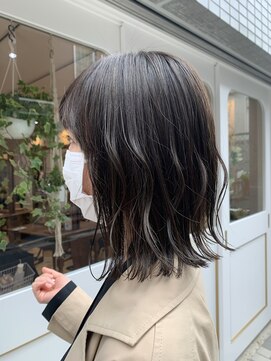 アンテシニヨン(Un the Shiniyon) 外ハネウェーブボブ