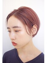 ハニーマスタード(HONEY MUSTARD)&nbsp;柔らかく透け感のあるボルドーカラー　センターパートショート