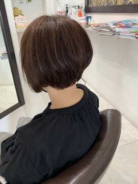 ビューティーボックスハーモニー(BeautyBox Harmony) 前下がりショートボブ