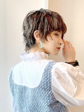 ユーリー(juurii) ウルフショートにパーマが大人可愛いヘアスタイル