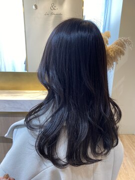 アンド ラ ブランシュ(&.La Blanche) ブルーブラック/ロングヘア/グレージュカラー/黒髪カタログ/大宮