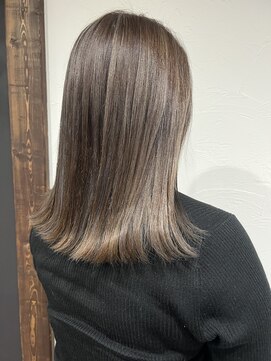 アウラ くすみカラー×highlight