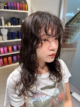 アム(amu) 前髪パーマ/ロングパーマ/ウルフパーマ/レイヤーパーマ/くせ毛