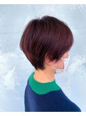 パープル系カラー×タイトめショートヘア