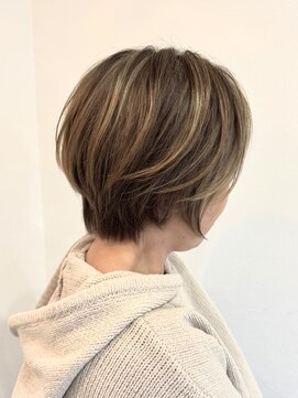 ルーブル(Louvre) ハイライトショートヘア