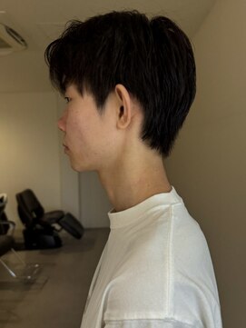 イーズ(e's) 2wayバングに少し長めの刈り上げ　〈riko〉