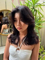 アデ オモテサンドウ(ade omotesando) 人気のレイヤーをワンカール巻いて作る海外風ふんわりミディアム