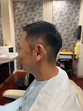 荘司調髪所 ハサミオンリーのフェードスタイル