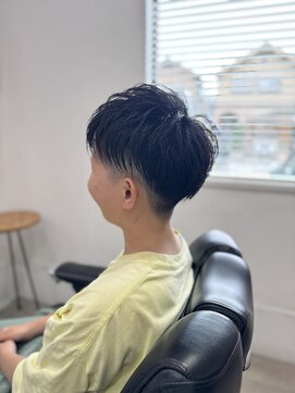 バーバーアンドビューティー マル(Barber and Beauty MARU) ２ブロック束間ショート　レディースカット