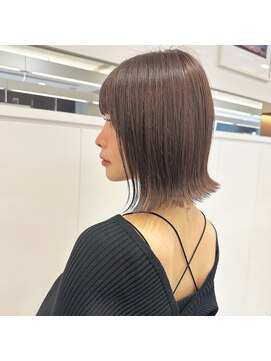 イル 天神西通り店(ill) 20代30代ボブ/ミディアムレイヤー／グレージュ/透明感/天神/大名