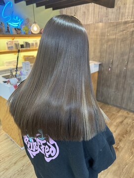 スカイ(SKY) 透明感カラー/髪質改善/縮毛矯正/韓国風レイヤーカット