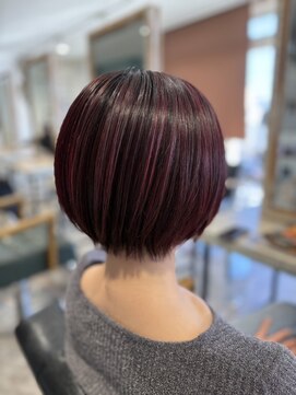 マンプスウタタ (Mumps utata) ショートボブ×カシスカラー