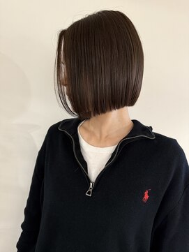ゼンドットカラスマ(Zen.karasuma) 切りっぱなしボブ