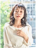 サークル(CIRCLE)&nbsp;ボブカーキグレージュ大人かわいいフェザーバング