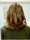 ミディアムヘア毛先パーマことりベージュ黒髪ウォーターフォール