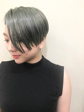 ラフ 原宿(L.a.a.g.f harajuku) カーキグレージュ 前下がりショート 刈り上げショート@原宿