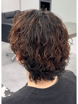 ノイセル 心斎橋(Noisyle) サーフカール×センターパート×海外ヘア