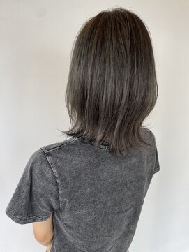 ヘアデザイン アンジェロ(Hair Design Angelo) 外ハネロブ/グレージュカラー/20代/30代