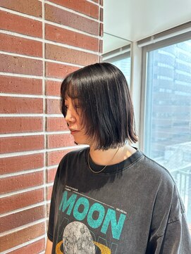 ルームヒゴバシ(room higobashi) 外ハネ切りっぱなしボブ!顔周りレイヤー