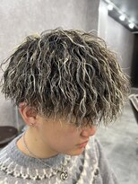 ライズ 新小岩店(RISE)&nbsp;ツイストスパイラルパーマ 金メッシュ