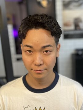 フランクスバーバーリザーブ 人形町店(FRANK’S BARBER RESERVE) ピンパーマ/アップバング/人形町 y