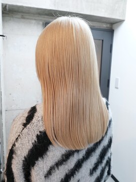 ユウ(Yuu.) ホワイトブロンド