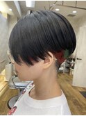 刈り上げショート　インナーカラー　