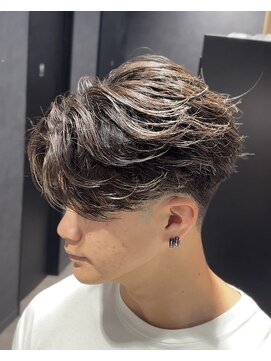 ブラック 渋谷(BLUCK) 海外風フェザーパーマ