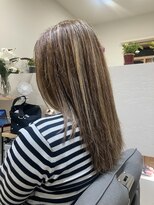 ミーティア(Meteor)&nbsp;お洒落を愉しむ大人女性のトーンアップハイライトスタイル♪