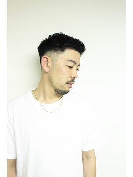 メリケンバーバーショップ フクオカ(MERICAN BARBERSHOP FUK) サイドパートショート フェザーマッシュソフトツーブロック