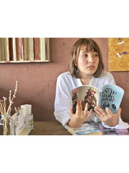 ベテランスタイリストが創りだす顔周りのカットの繊細さに表れる高い技術。サロン帰りのかわいいが持続する